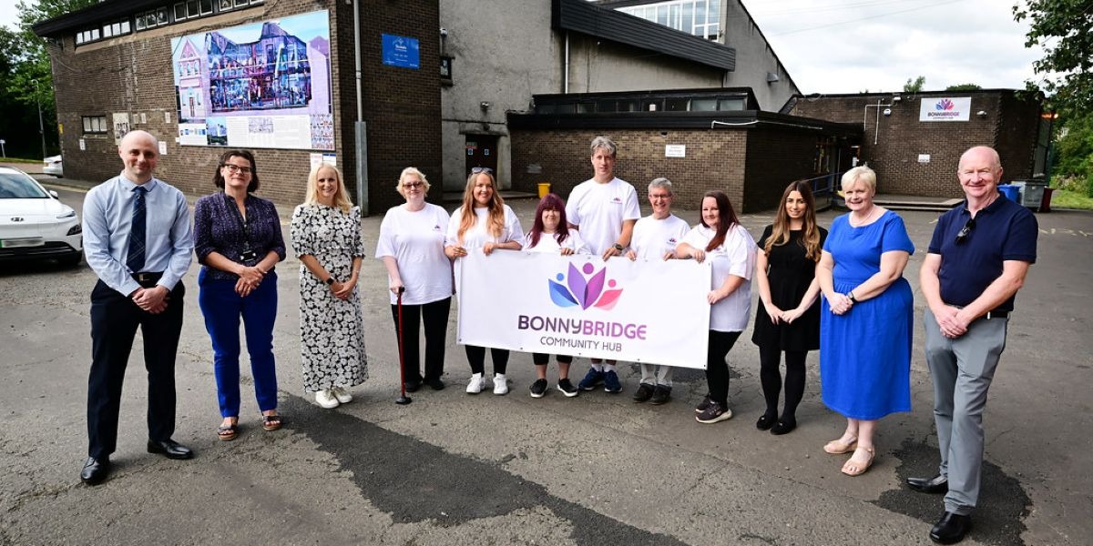 📷 Members of Bonnybridge Hub Committee with representatives from SP Energy Networks, council officers, Cllr Cecil Meiklejohn, Leader of Falkirk Council, and Cllr Paul Garner, spokesperson for economic development.