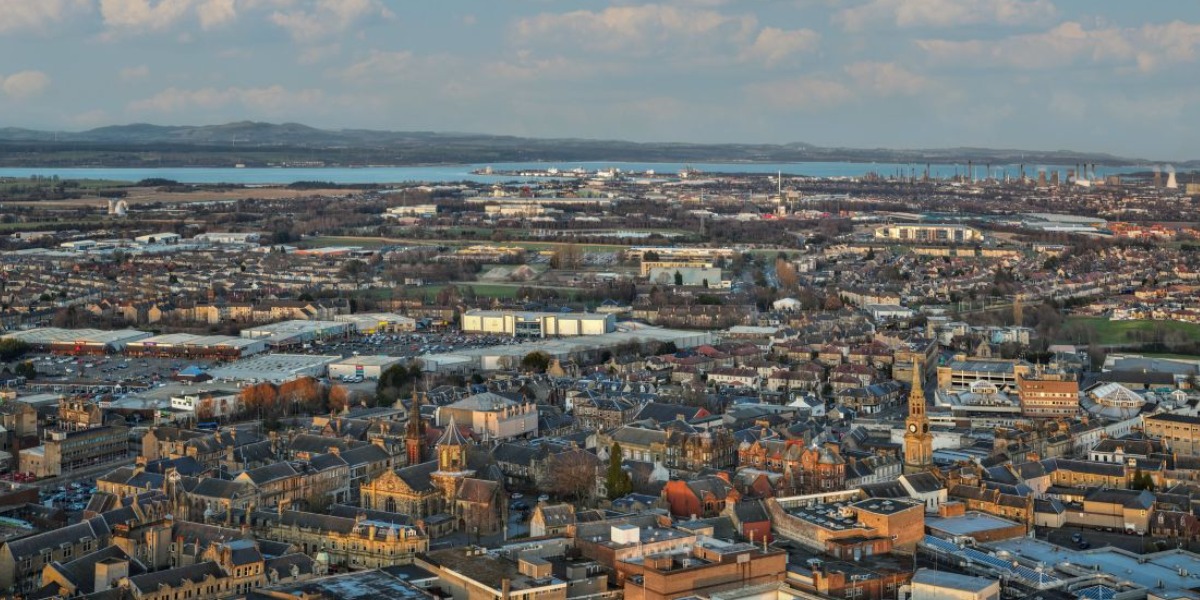 📷 An aerial view of Falkirk looking towards Grangemouth. Image courtesy of Scotdrone.