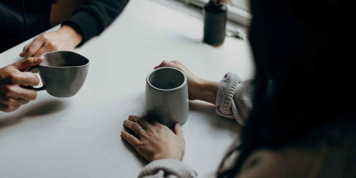 📷 Grabbing a cuppa and a chat with a colleague or friend can help break up the day. 