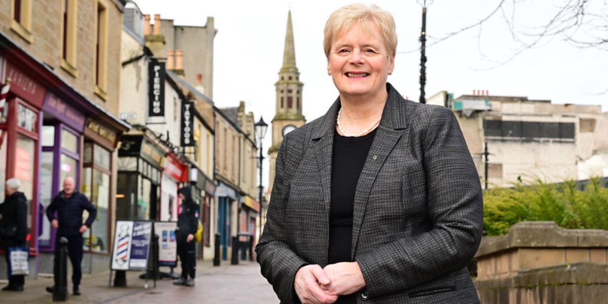 📷 The Council Leader on Falkirk High Street. 