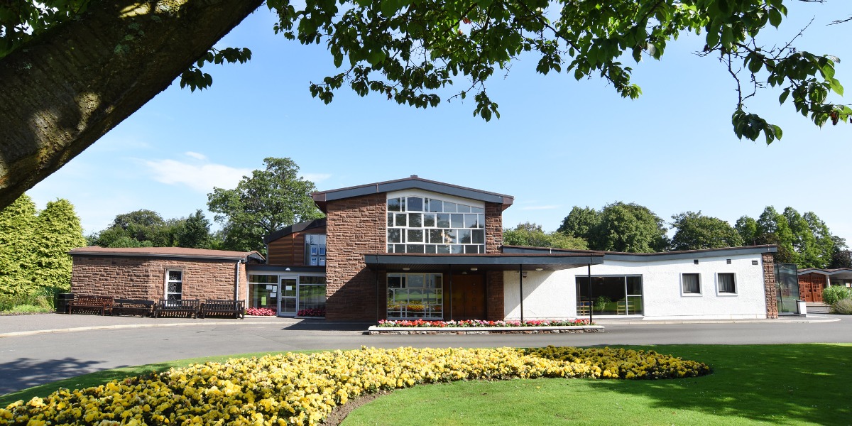 📷 Falkirk Crematorium in Camelon Cemetery. 