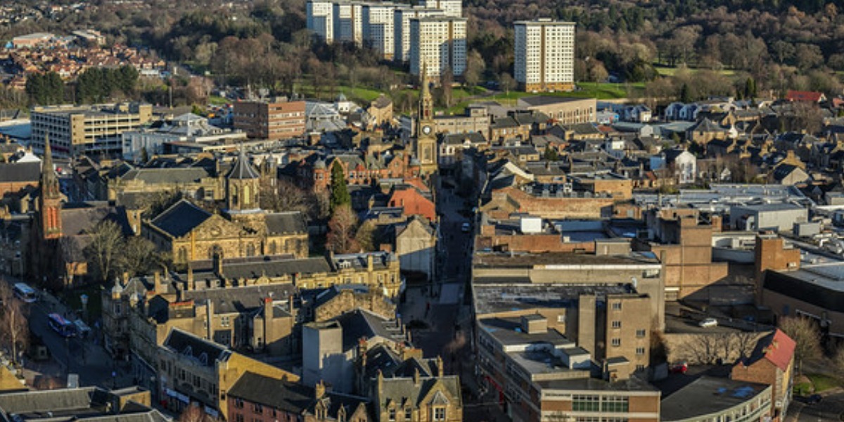 📷Aerial view of Falkirk High Street. Courtesy of Scotdrone.