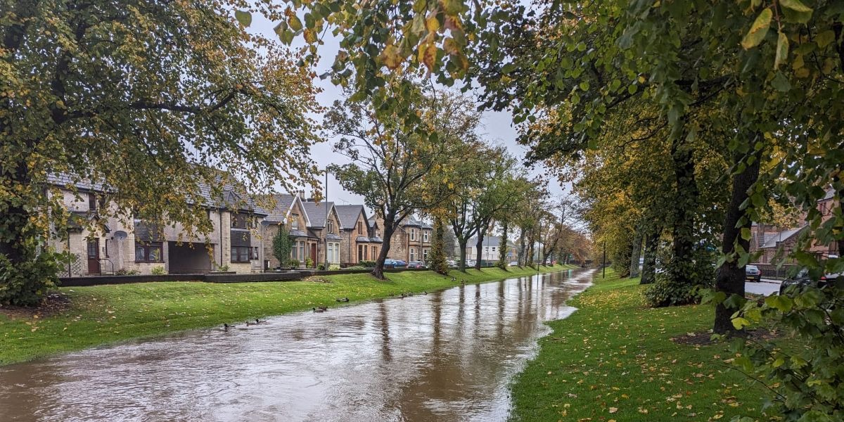 📷 Grange burn looking downstream toward Bo'ness Road Bridge.