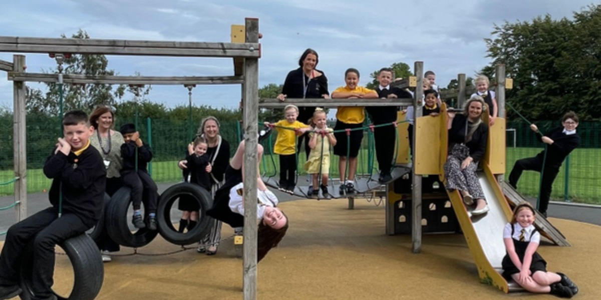 Banner image for 'Confident and enthusiastic children praised at Carronshore Primary'