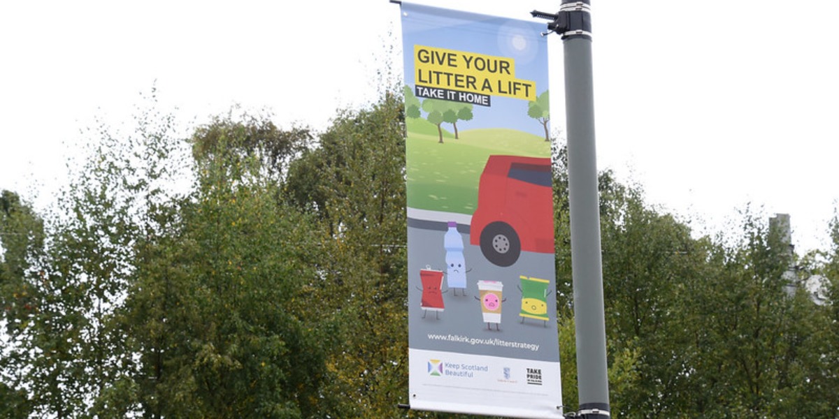 Banner image for 'Temporary road closure for litter removal at Lochlands Loan, Larbert'